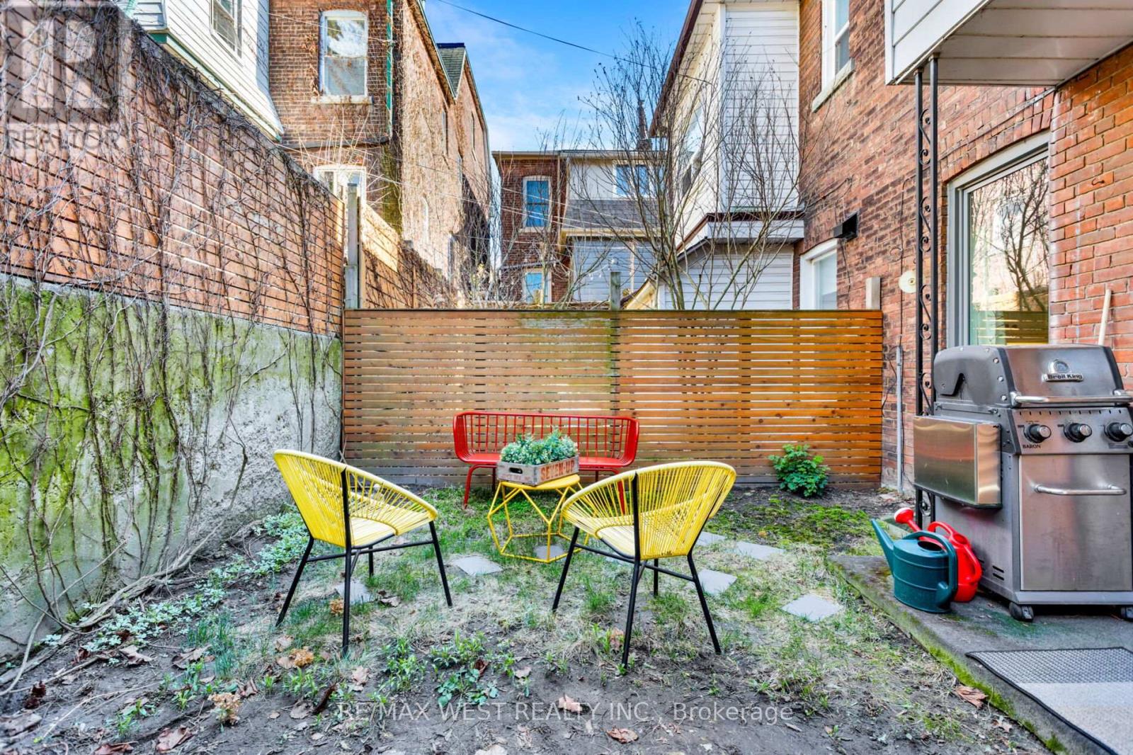 127 Glendale Avenue, Toronto, Ontario  M6R 2T4 - Photo 17 - W13059344