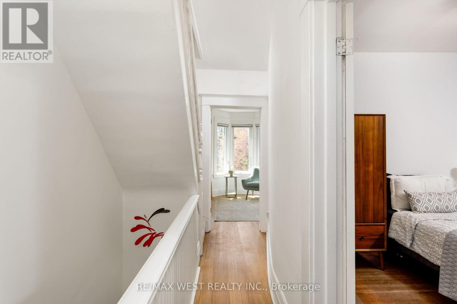 127 Glendale Avenue, Toronto, Ontario  M6R 2T4 - Photo 19 - W13059344