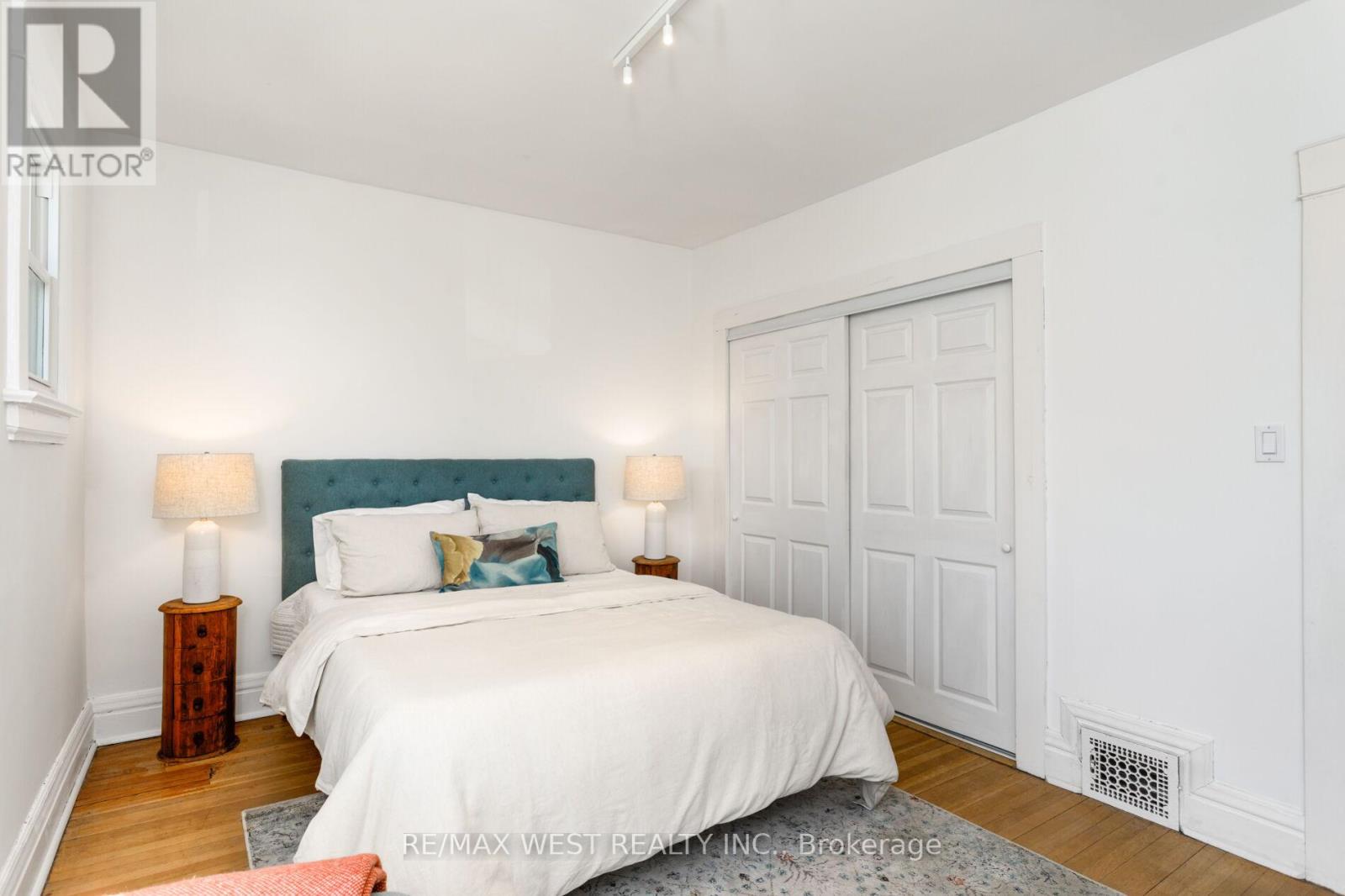 127 Glendale Avenue, Toronto, Ontario  M6R 2T4 - Photo 23 - W13059344