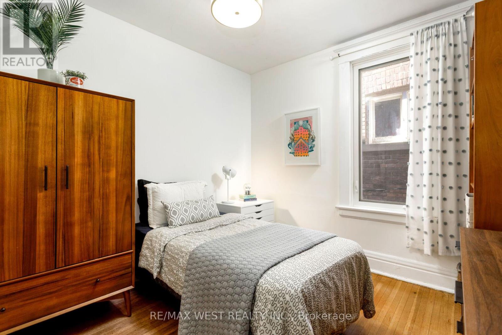 127 Glendale Avenue, Toronto, Ontario  M6R 2T4 - Photo 25 - W13059344