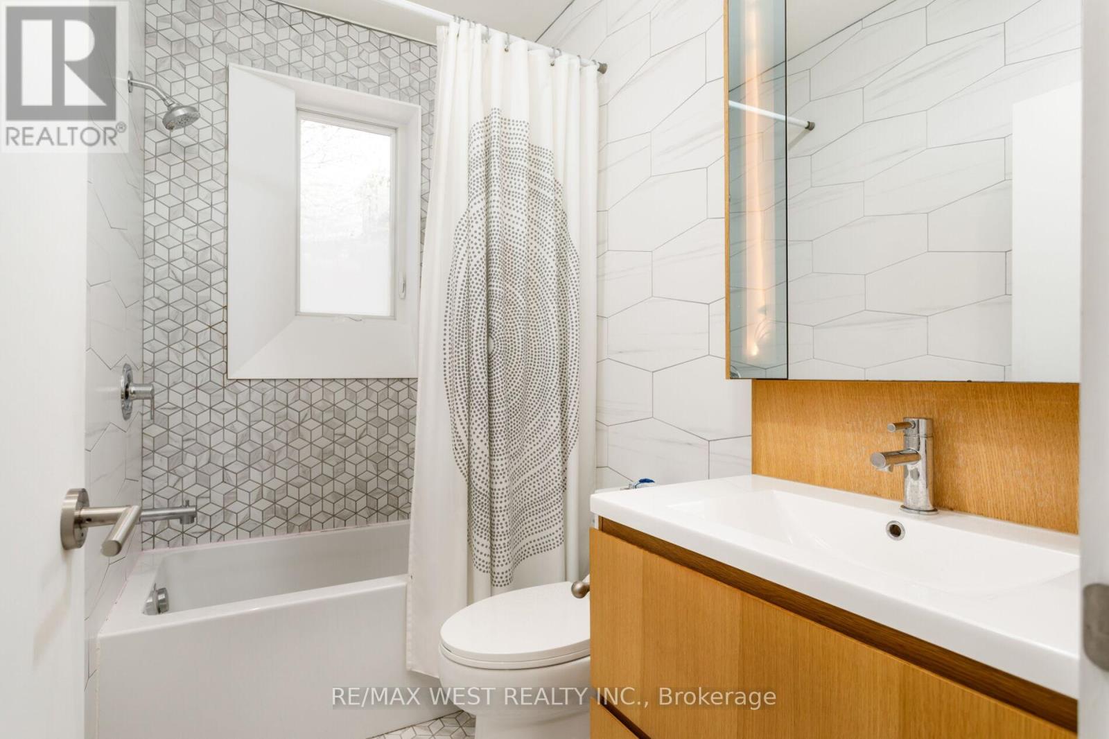 127 Glendale Avenue, Toronto, Ontario  M6R 2T4 - Photo 30 - W13059344