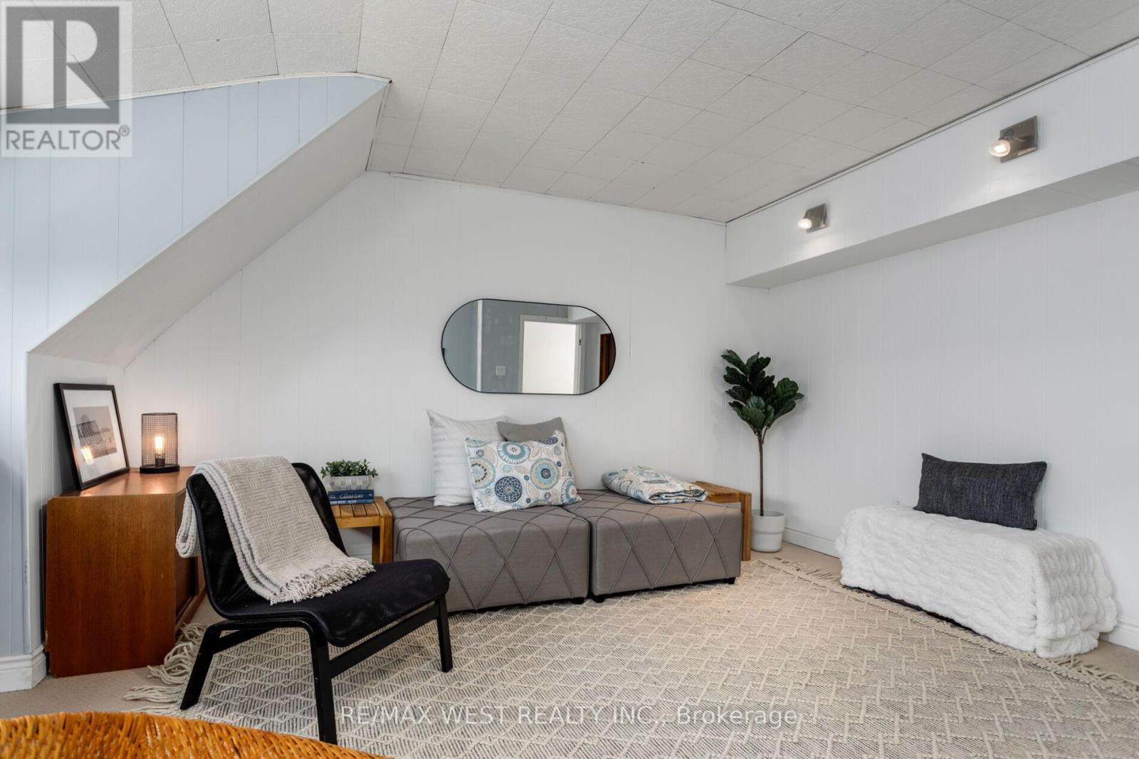 127 Glendale Avenue, Toronto, Ontario  M6R 2T4 - Photo 36 - W13059344