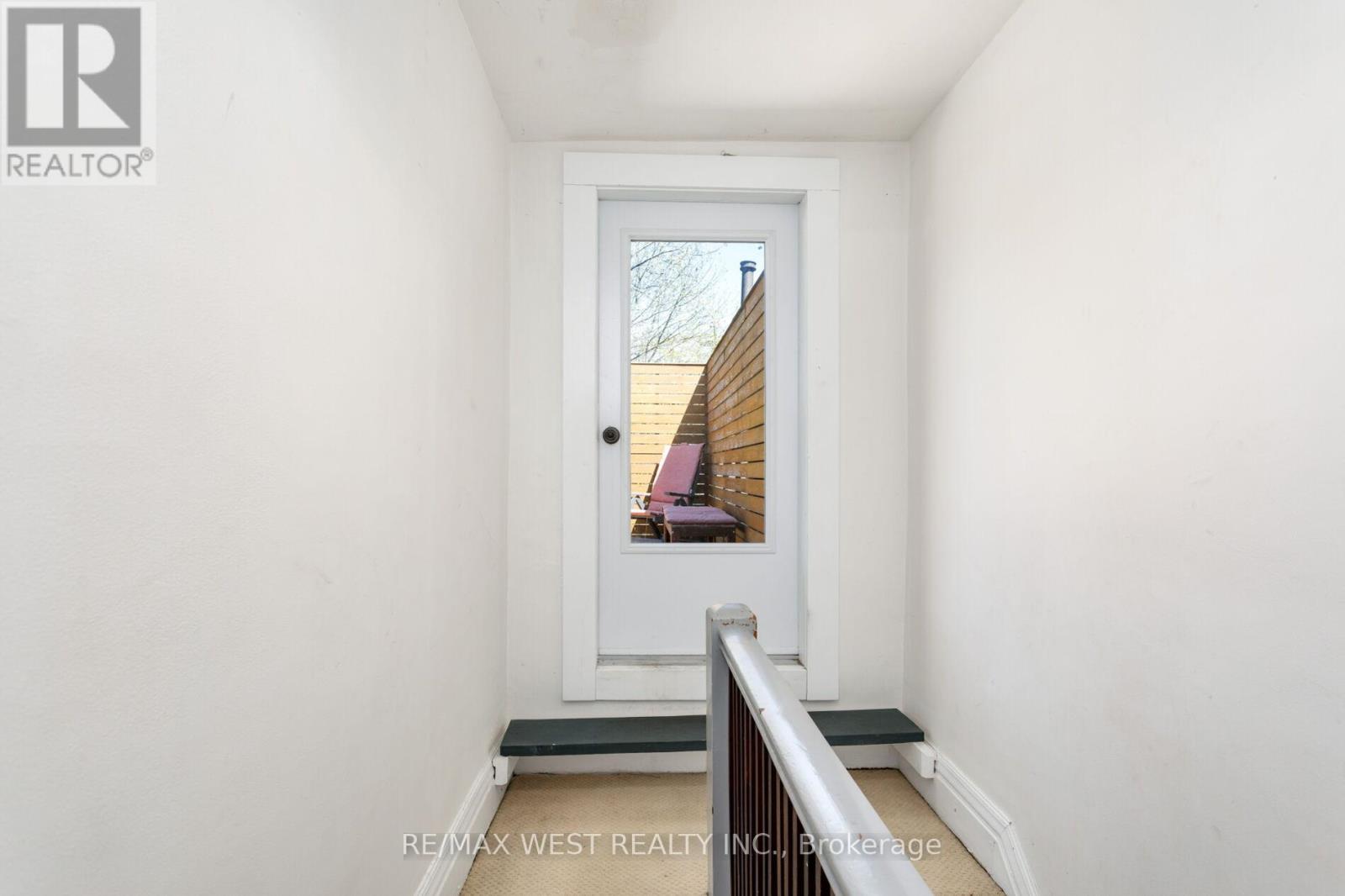 127 Glendale Avenue, Toronto, Ontario  M6R 2T4 - Photo 37 - W13059344
