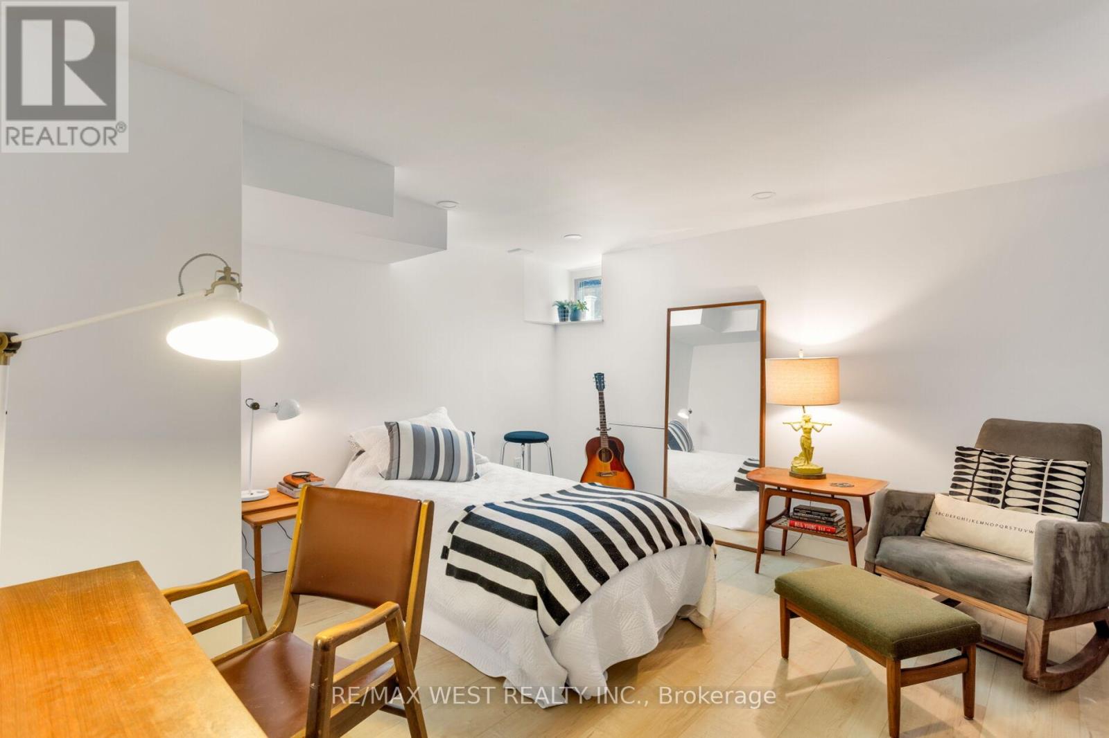 127 Glendale Avenue, Toronto, Ontario  M6R 2T4 - Photo 44 - W13059344