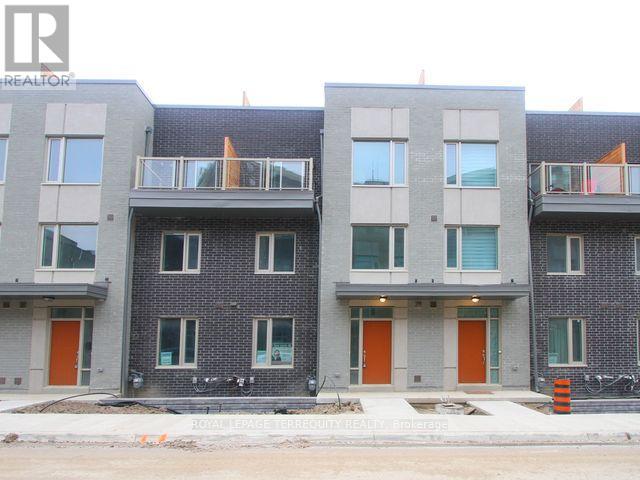 10 - 12 APPLEWOOD LANE, Toronto, Ontario