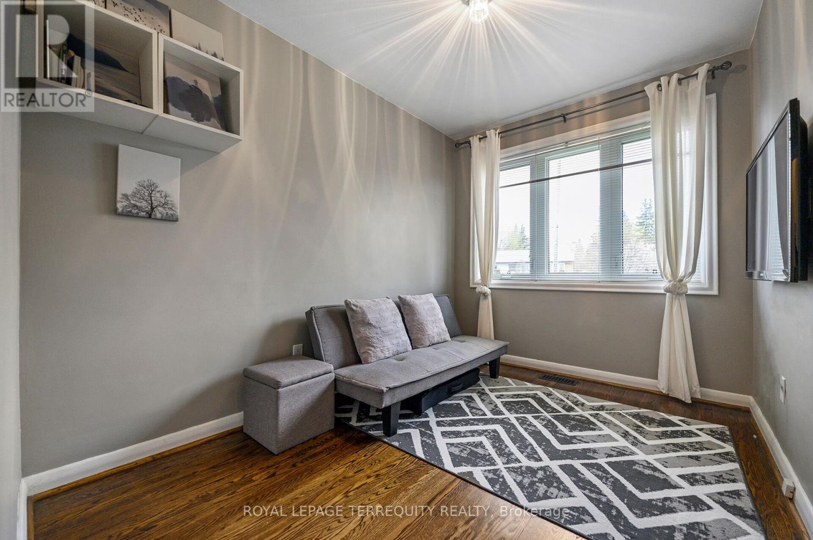 136 Strathburn Boulevard, Toronto, Ontario  M9M 2L1 - Photo 13 - W13059360