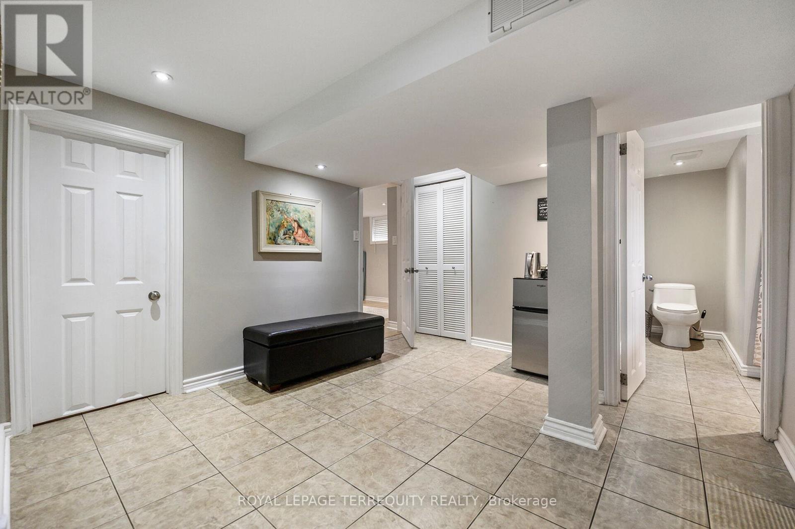 136 Strathburn Boulevard, Toronto, Ontario  M9M 2L1 - Photo 20 - W13059360