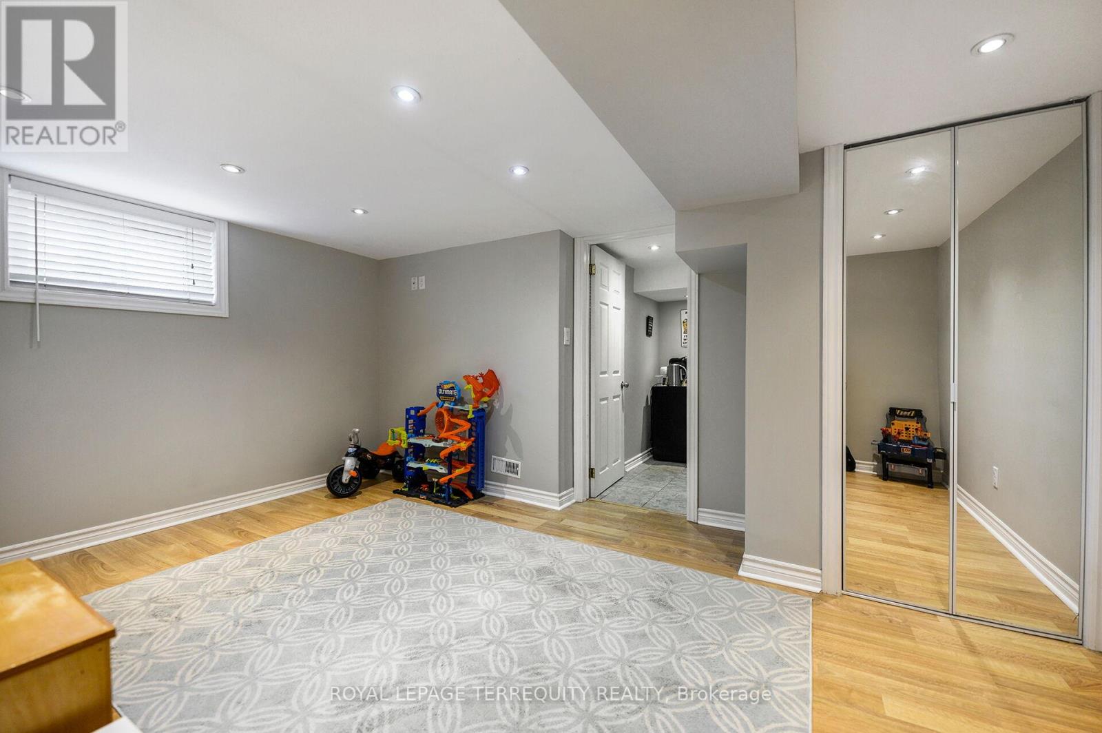 136 Strathburn Boulevard, Toronto, Ontario  M9M 2L1 - Photo 21 - W13059360