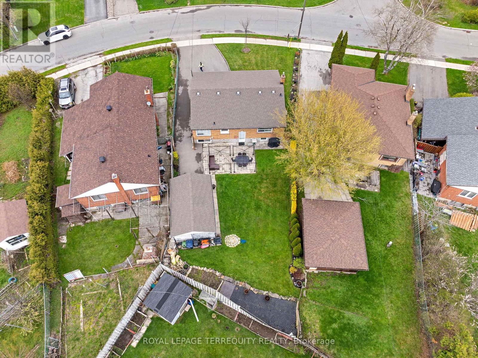 136 Strathburn Boulevard, Toronto, Ontario  M9M 2L1 - Photo 32 - W13059360