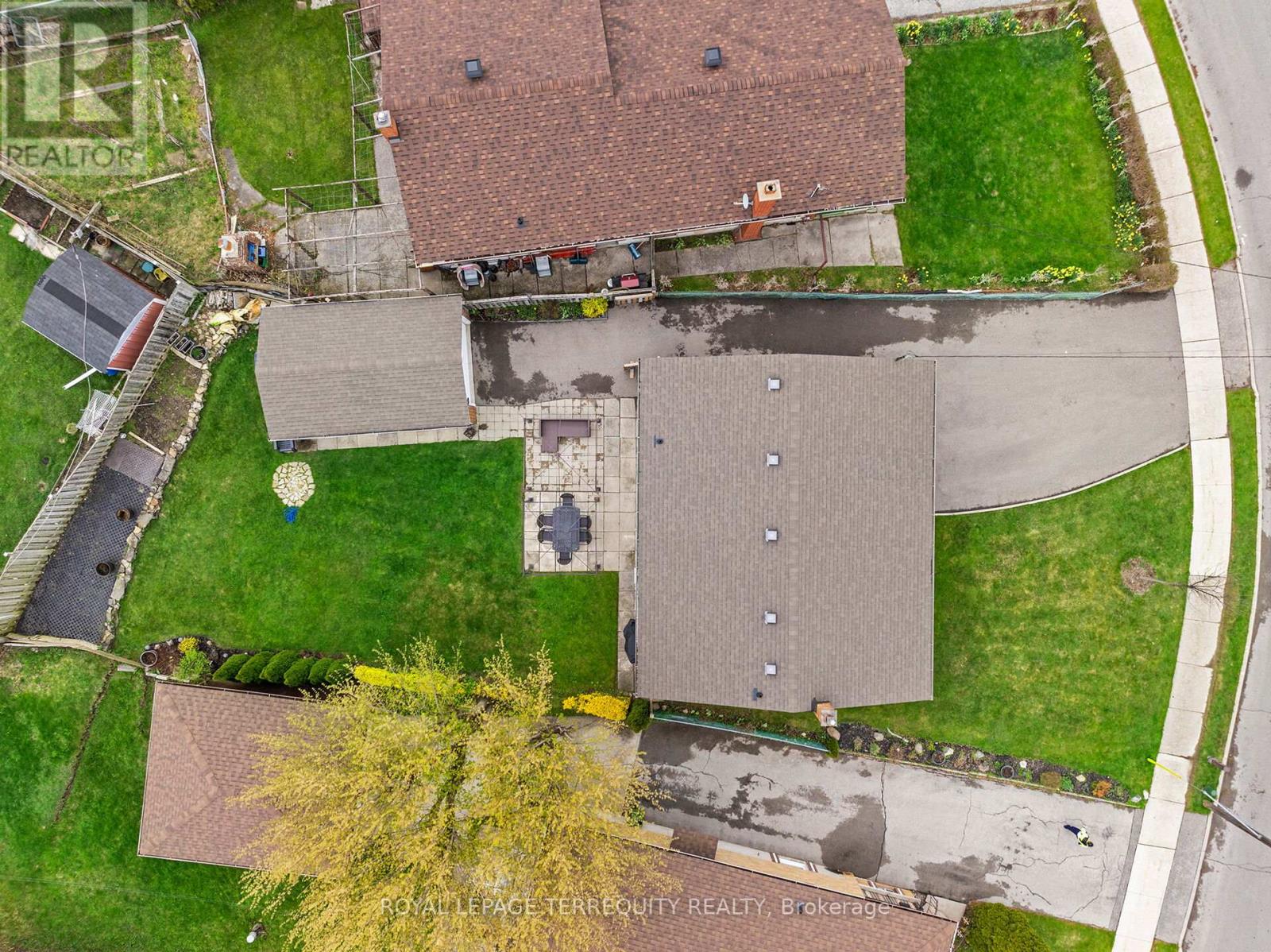 136 Strathburn Boulevard, Toronto, Ontario  M9M 2L1 - Photo 33 - W13059360