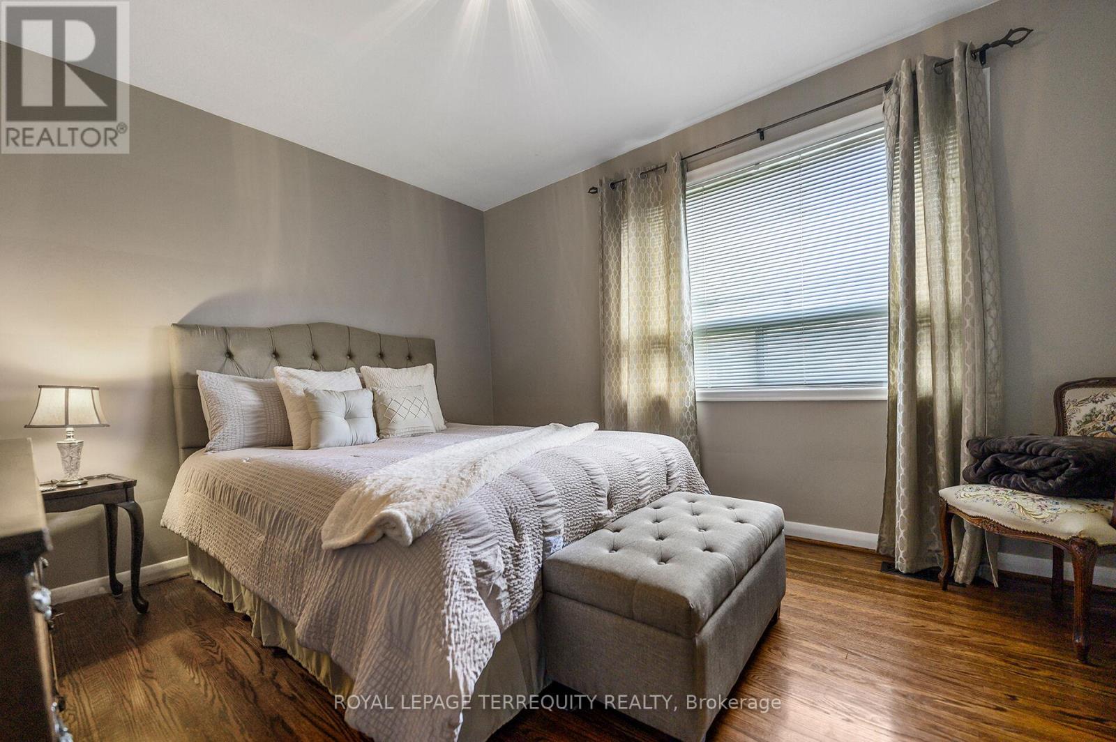 136 Strathburn Boulevard, Toronto, Ontario  M9M 2L1 - Photo 9 - W13059360