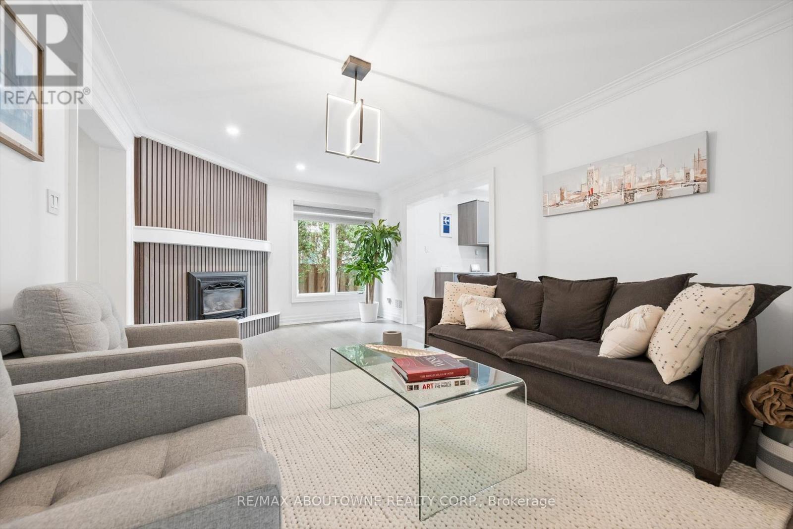 1194 Queen Victoria Avenue, Mississauga, Ontario  L5H 3H3 - Photo 10 - W13059374