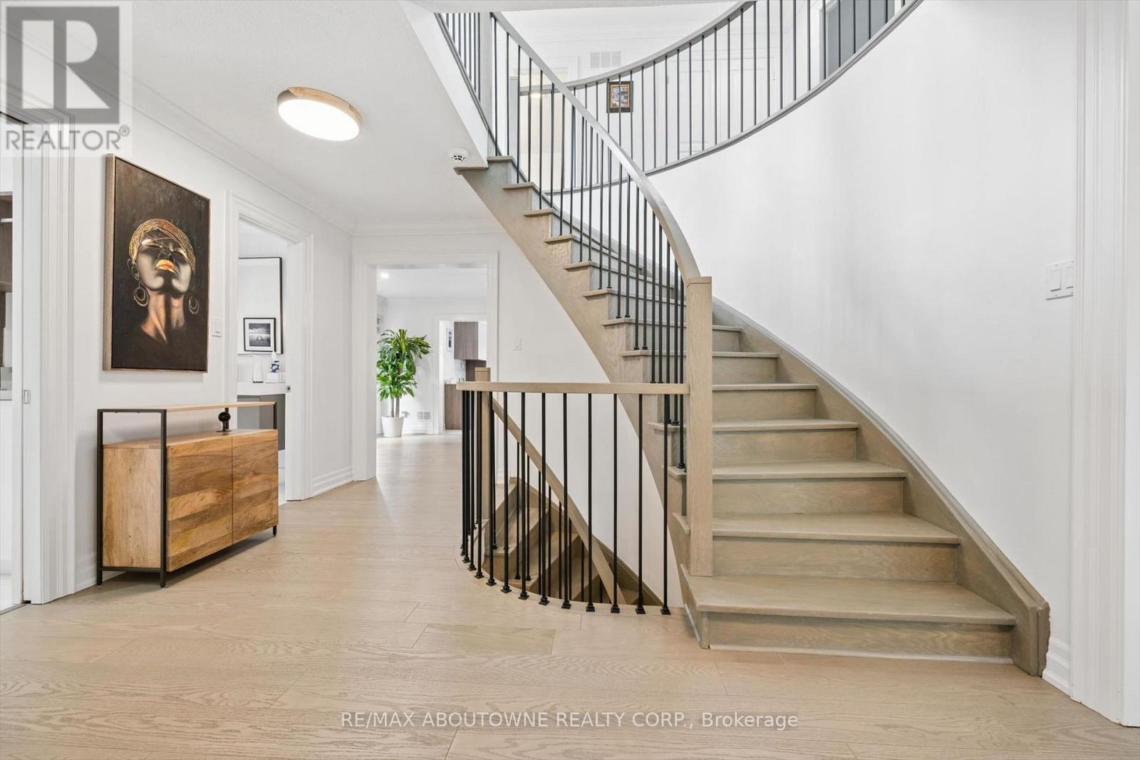 1194 Queen Victoria Avenue, Mississauga, Ontario  L5H 3H3 - Photo 21 - W13059374