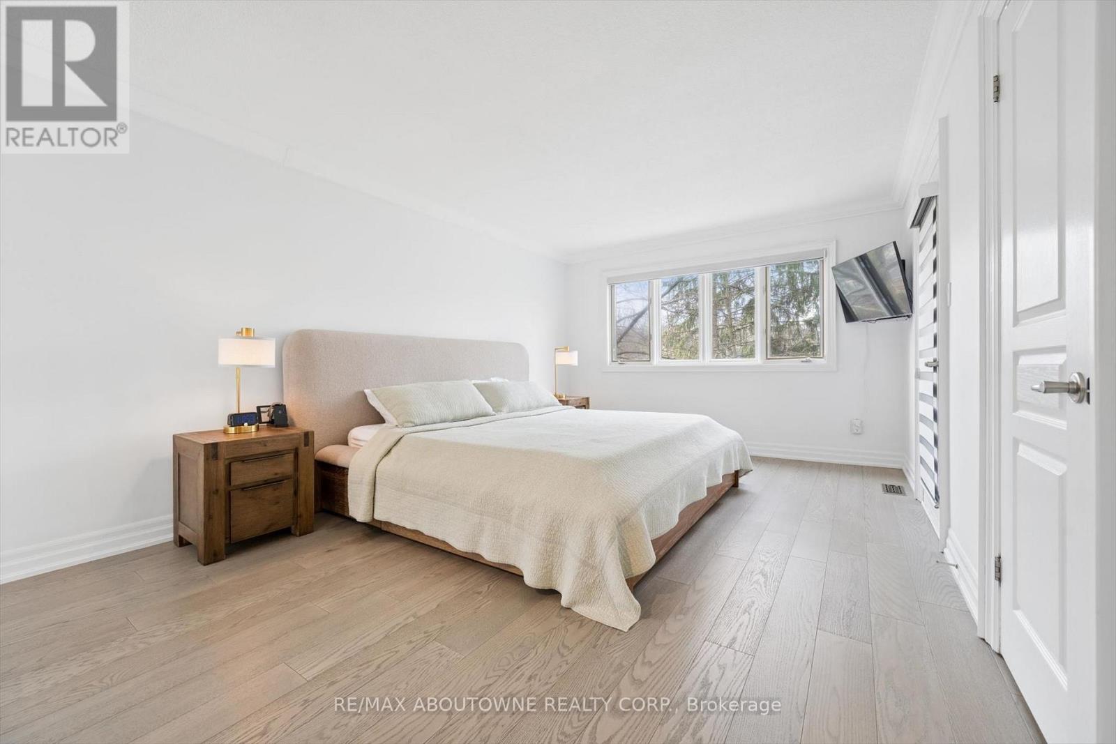 1194 Queen Victoria Avenue, Mississauga, Ontario  L5H 3H3 - Photo 22 - W13059374