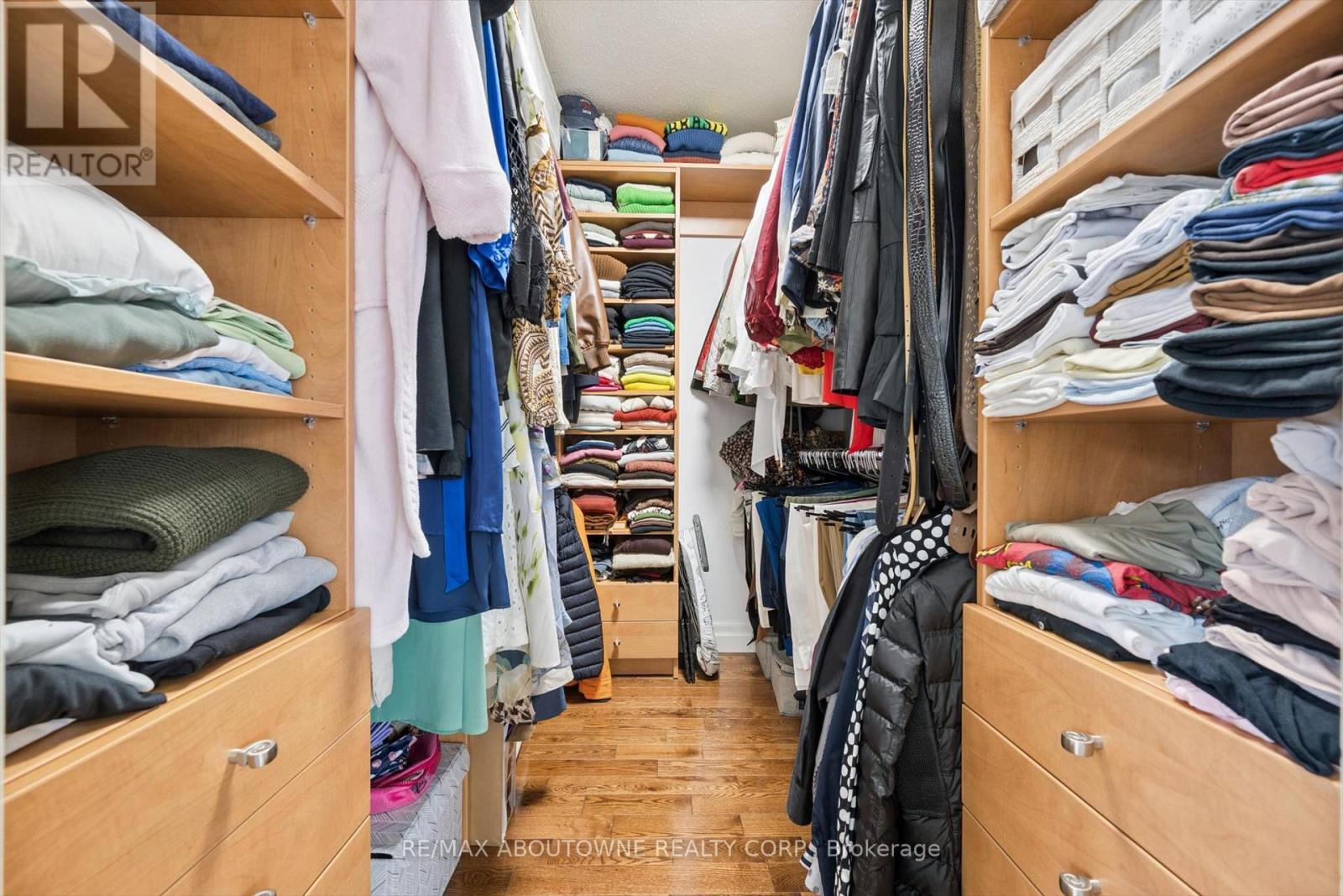 1194 Queen Victoria Avenue, Mississauga, Ontario  L5H 3H3 - Photo 25 - W13059374