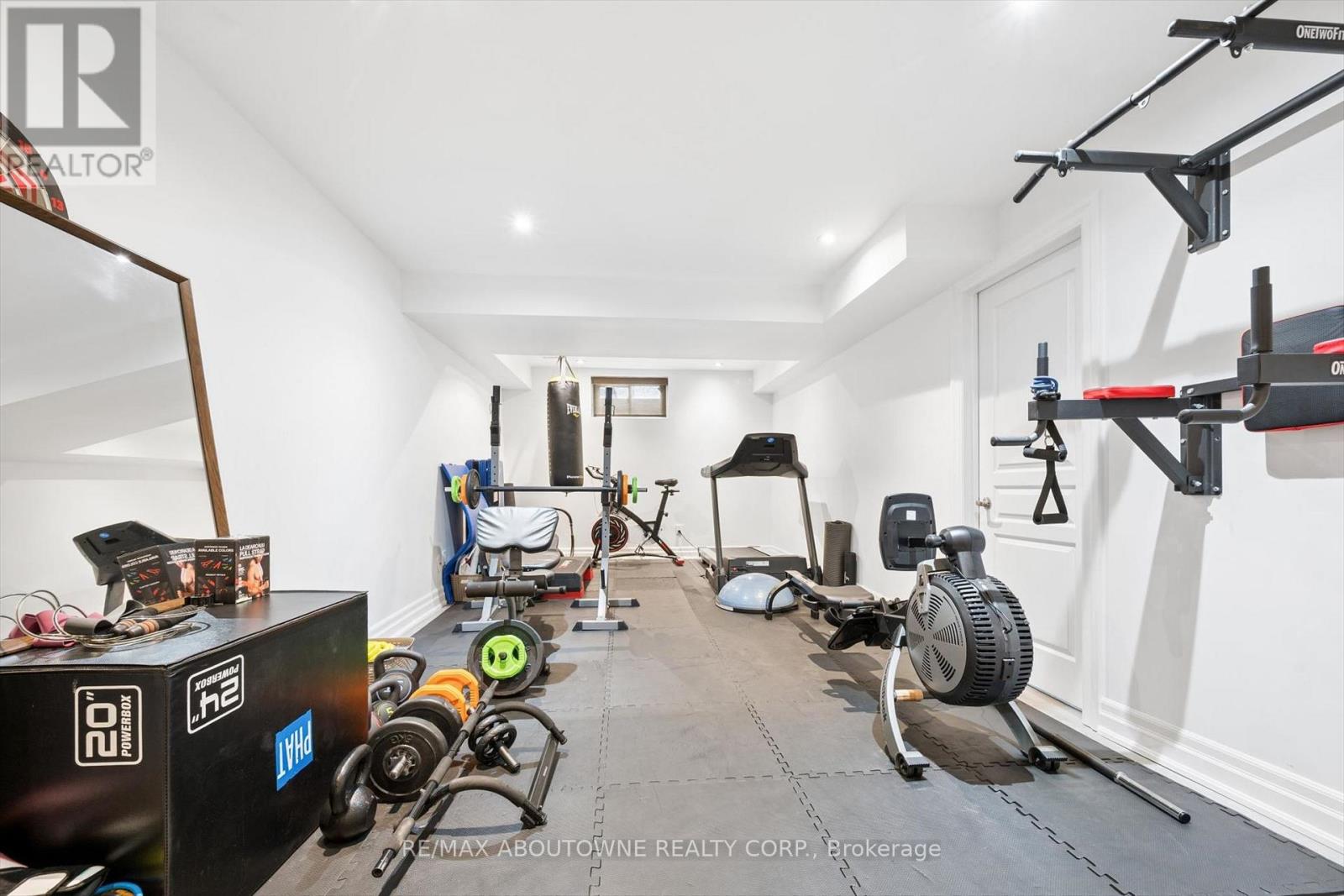 1194 Queen Victoria Avenue, Mississauga, Ontario  L5H 3H3 - Photo 35 - W13059374