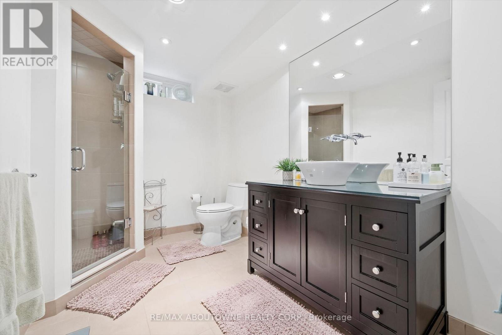 1194 Queen Victoria Avenue, Mississauga, Ontario  L5H 3H3 - Photo 39 - W13059374