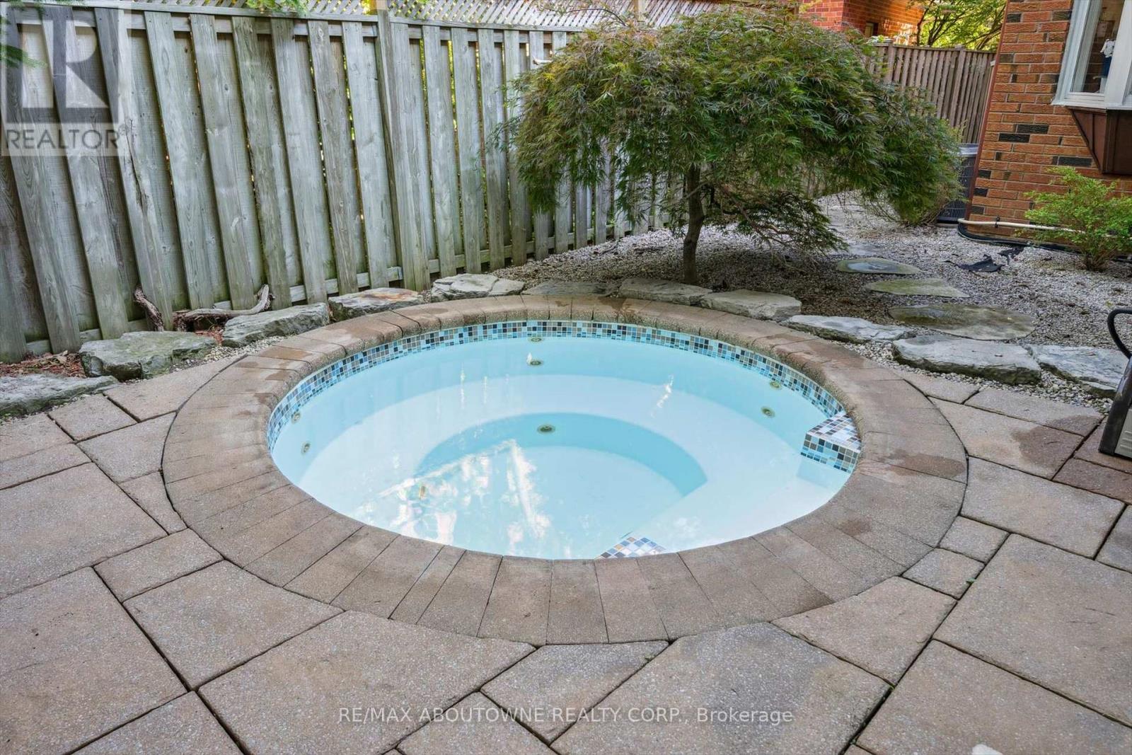 1194 Queen Victoria Avenue, Mississauga, Ontario  L5H 3H3 - Photo 46 - W13059374