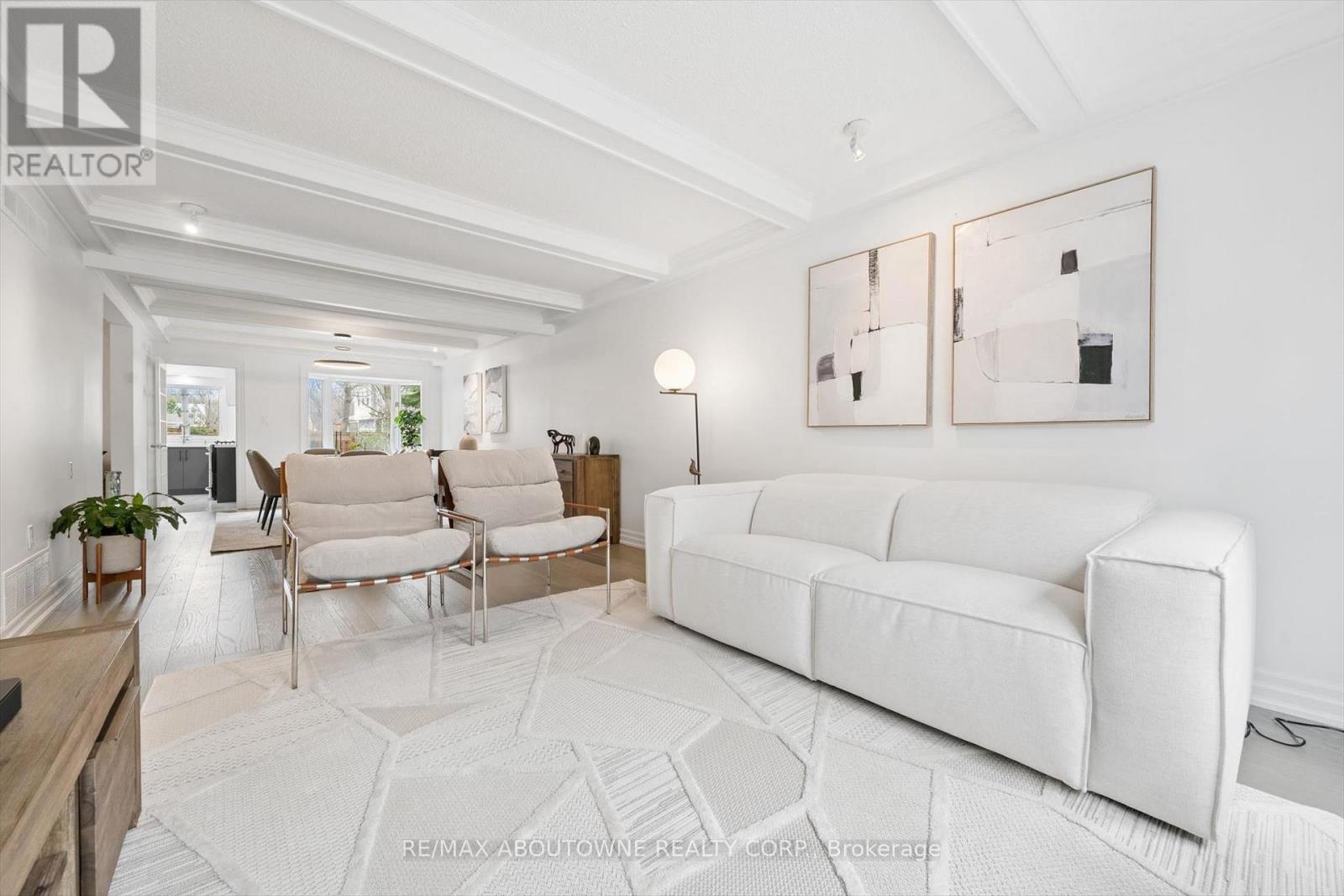 1194 Queen Victoria Avenue, Mississauga, Ontario  L5H 3H3 - Photo 6 - W13059374