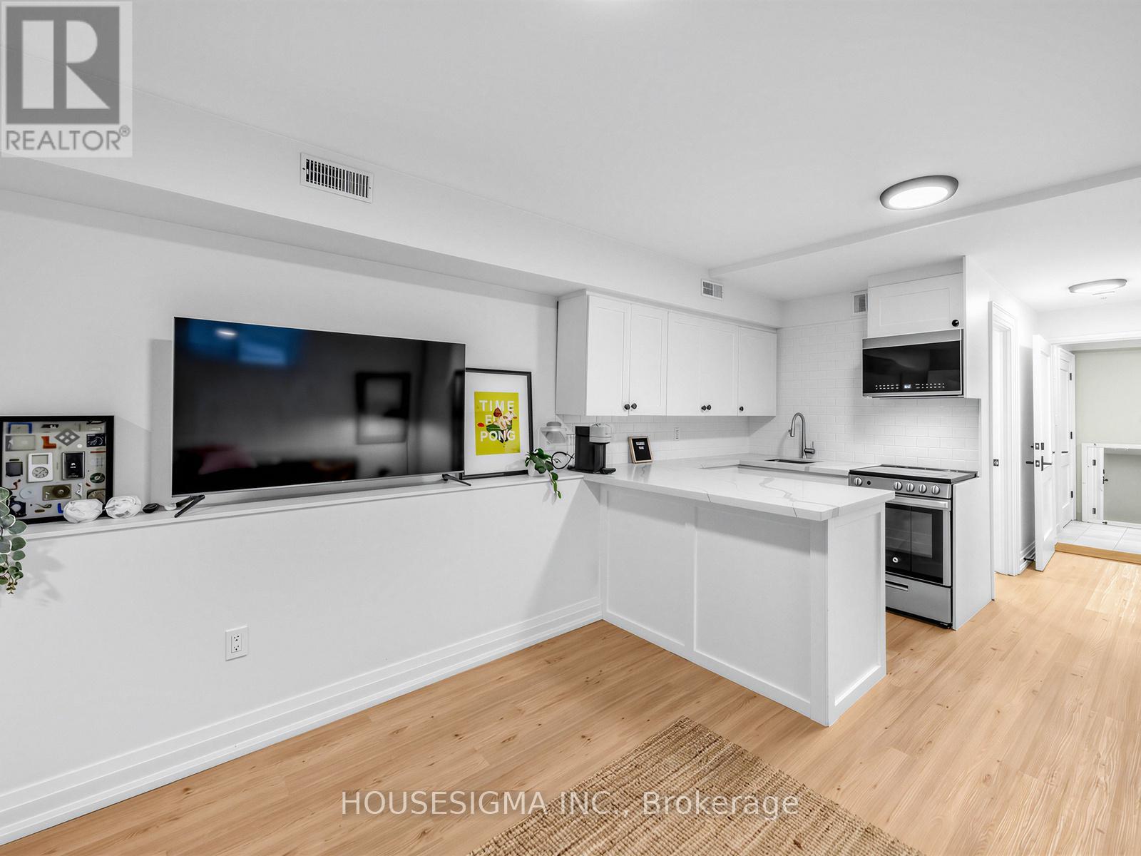 60 Fuller Avenue, Toronto, Ontario  M6R 2C3 - Photo 28 - W13059386