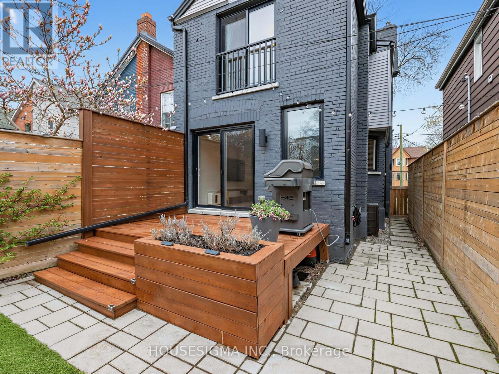 60 Fuller Avenue, Toronto, Ontario  M6R 2C3 - Photo 39 - W13059386