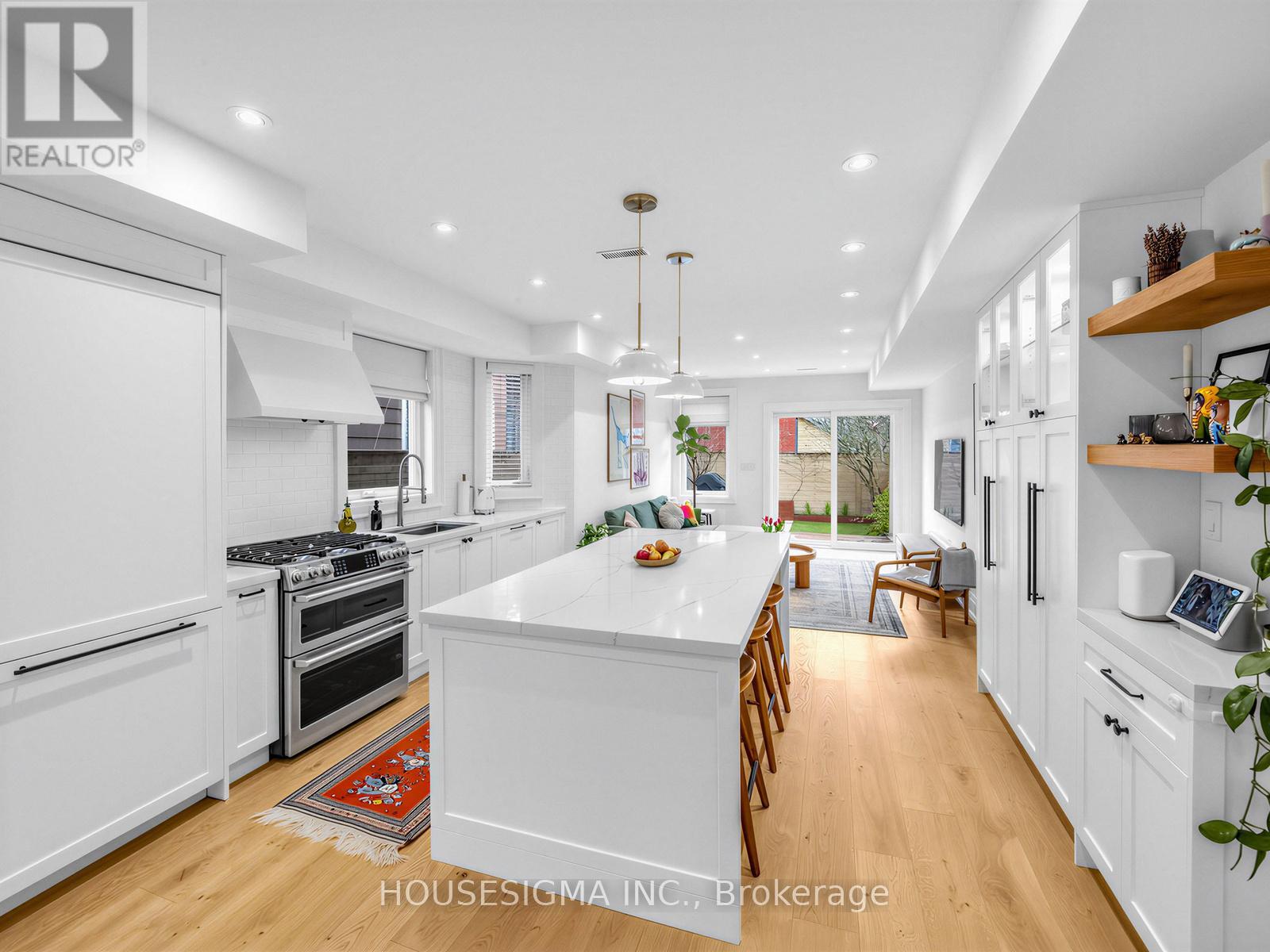 60 Fuller Avenue, Toronto, Ontario  M6R 2C3 - Photo 4 - W13059386