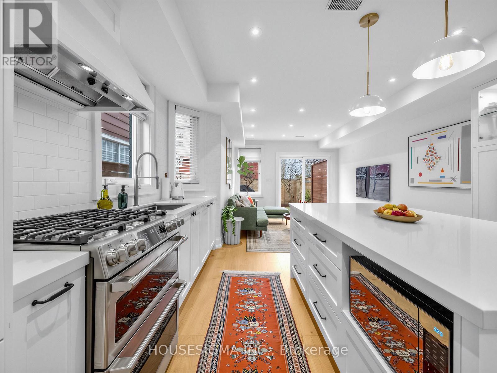 60 Fuller Avenue, Toronto, Ontario  M6R 2C3 - Photo 5 - W13059386