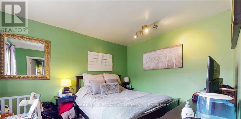 9 Mill Street W, Halton Hills, Ontario  L7J 1G3 - Photo 10 - W13059444