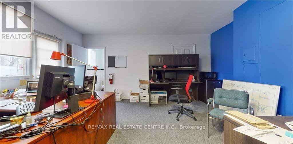 9 Mill Street W, Halton Hills, Ontario  L7J 1G3 - Photo 12 - W13059444