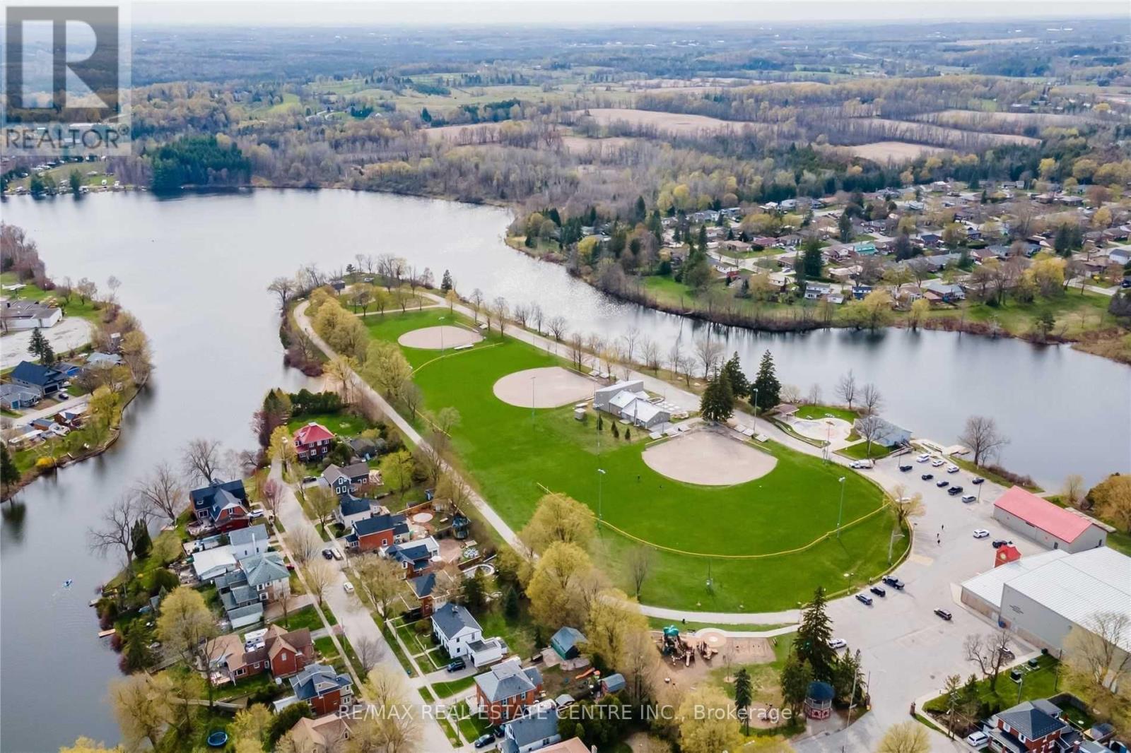 9 Mill Street W, Halton Hills, Ontario  L7J 1G3 - Photo 33 - W13059444