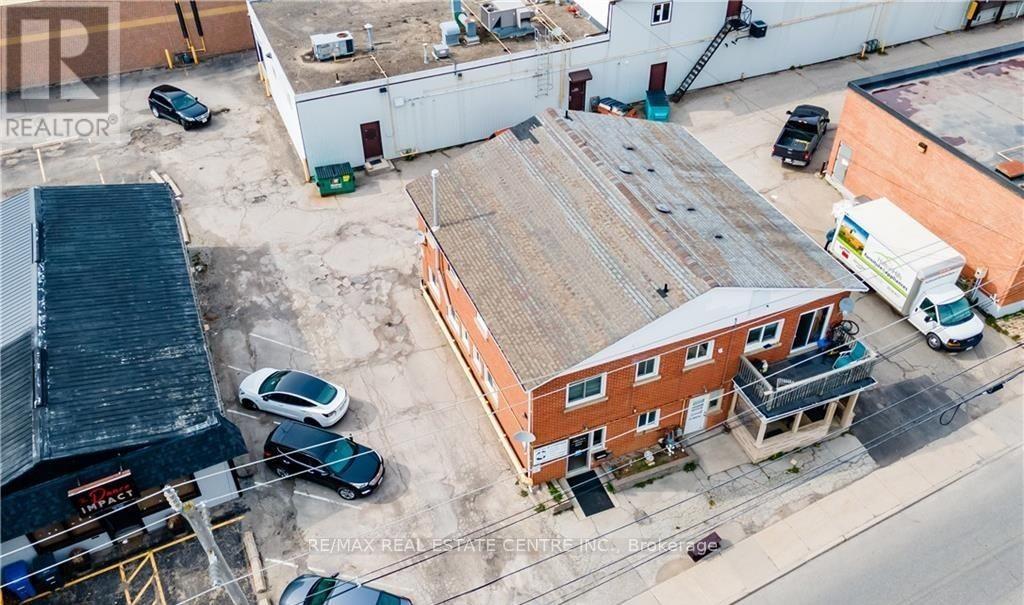 9 Mill Street W, Halton Hills, Ontario  L7J 1G3 - Photo 5 - W13059444