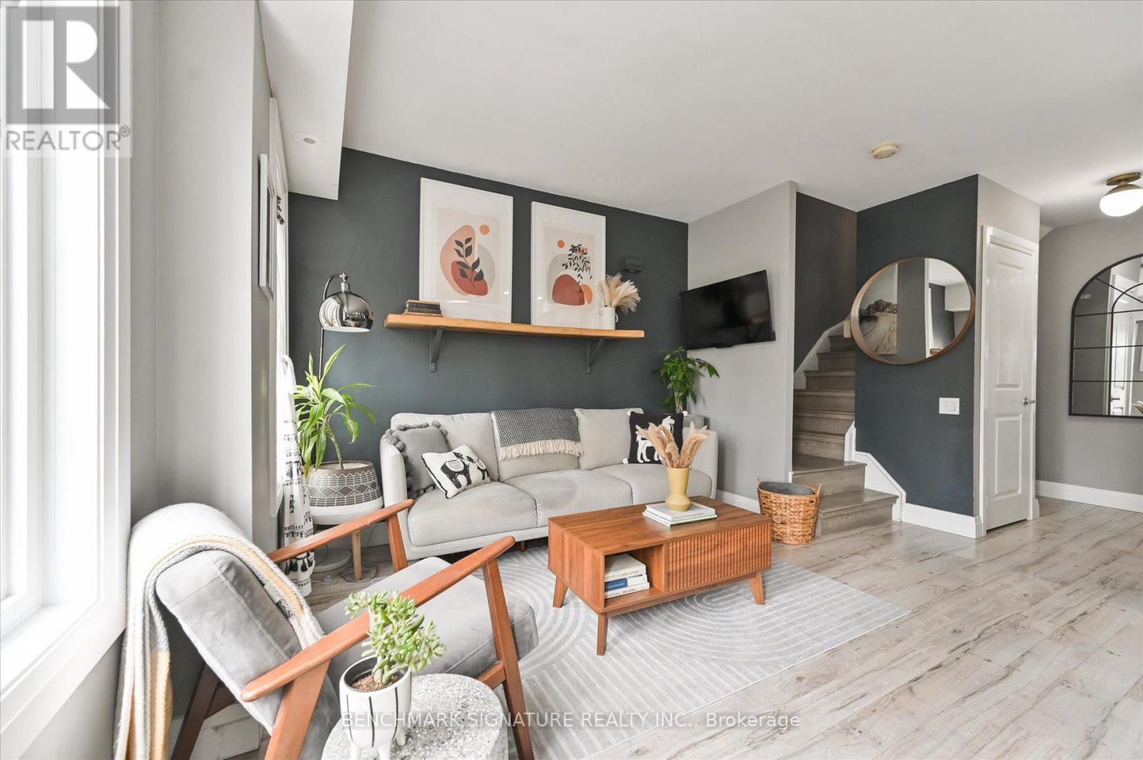 Th40 - 93 The Queensway Avenue, Toronto, Ontario  M6S 5A7 - Photo 14 - W13059464