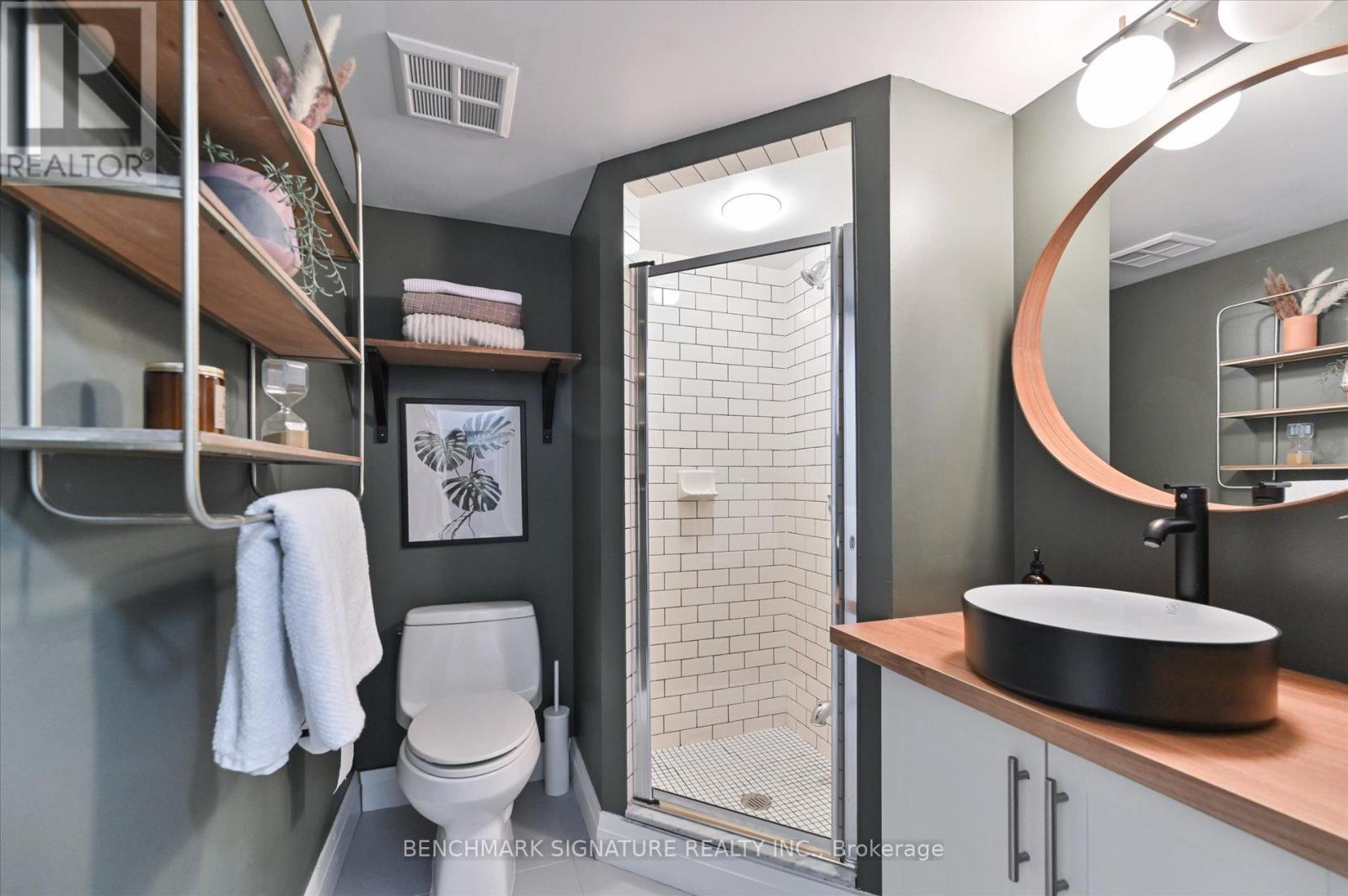 Th40 - 93 The Queensway Avenue, Toronto, Ontario  M6S 5A7 - Photo 15 - W13059464