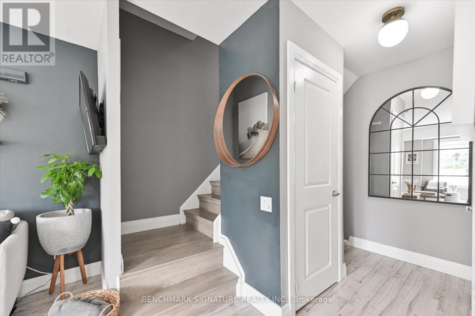 Th40 - 93 The Queensway Avenue, Toronto, Ontario  M6S 5A7 - Photo 16 - W13059464