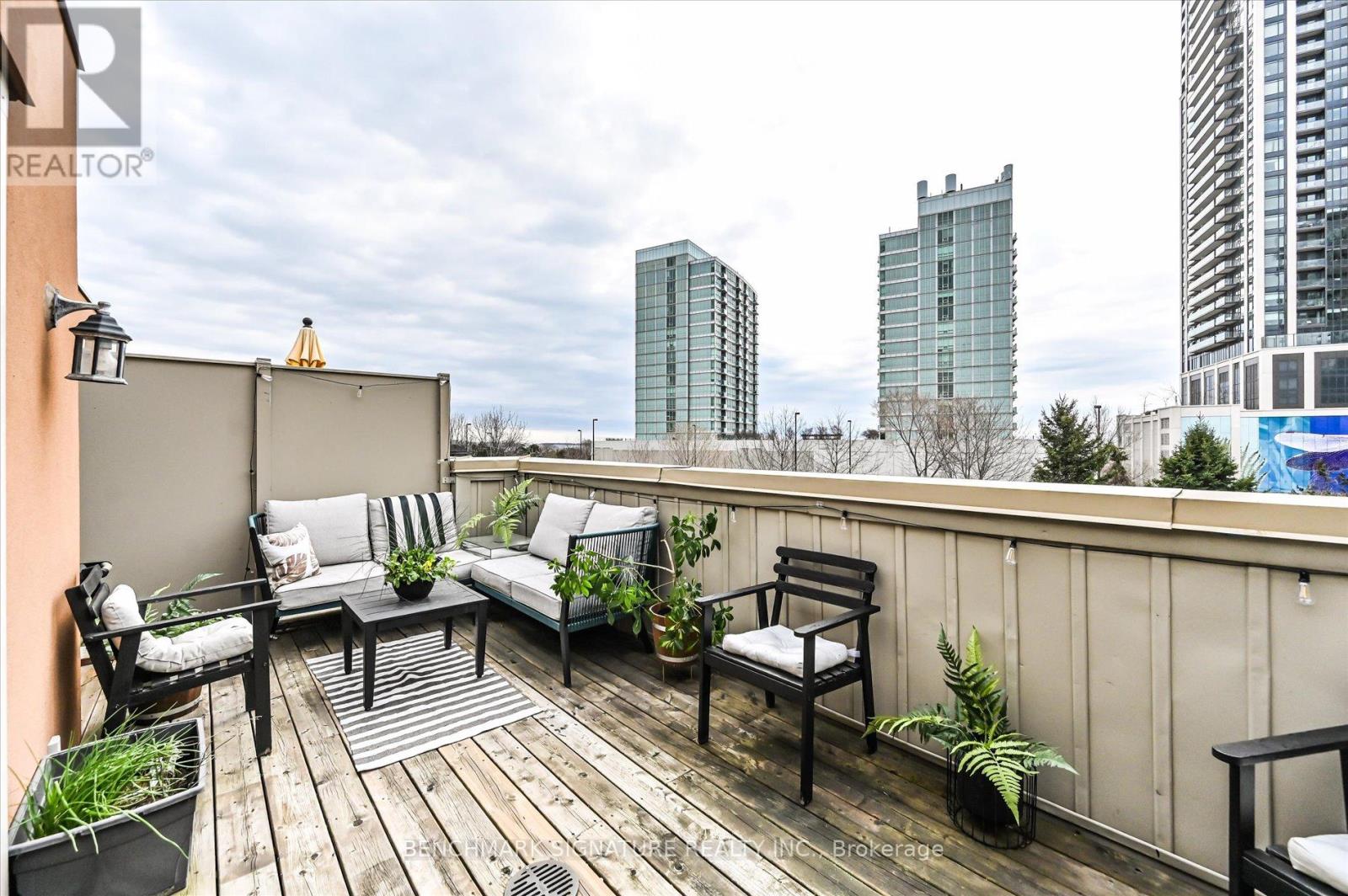 Th40 - 93 The Queensway Avenue, Toronto, Ontario  M6S 5A7 - Photo 28 - W13059464