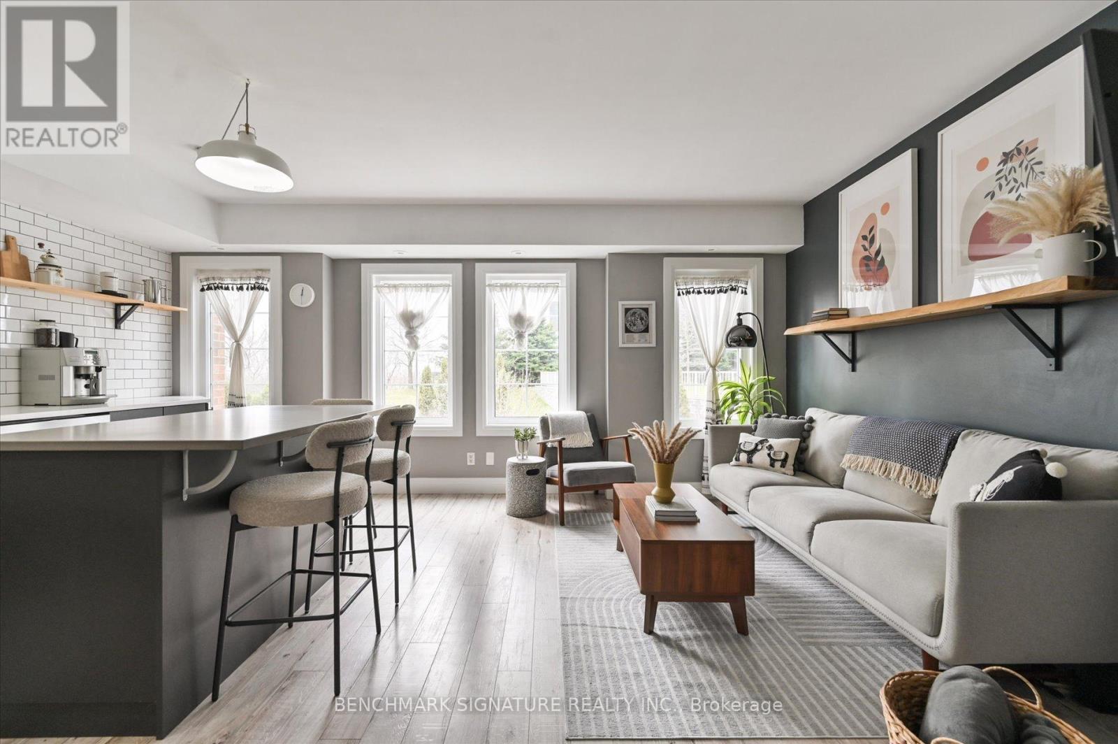 Th40 - 93 The Queensway Avenue, Toronto, Ontario  M6S 5A7 - Photo 6 - W13059464