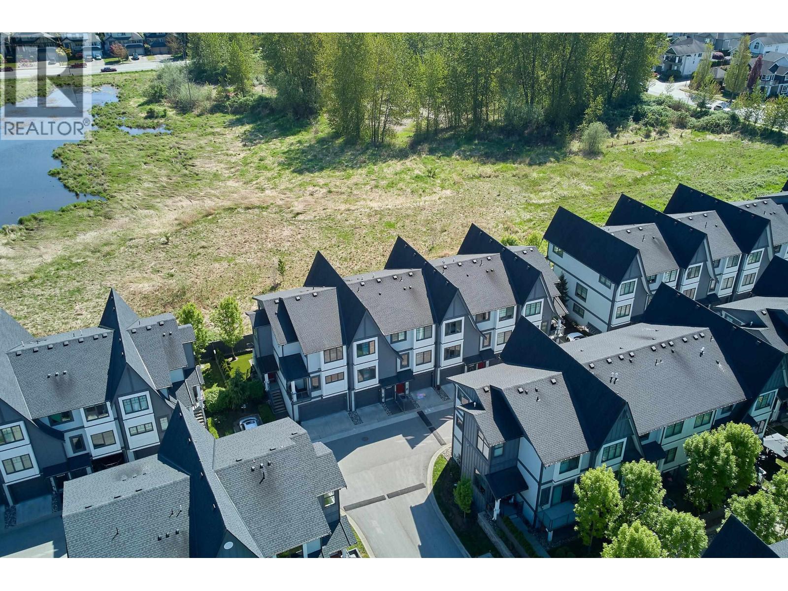 204 19451 Sutton Avenue, Pitt Meadows, British Columbia  V3Y 0G6 - Photo 2 - R3117014