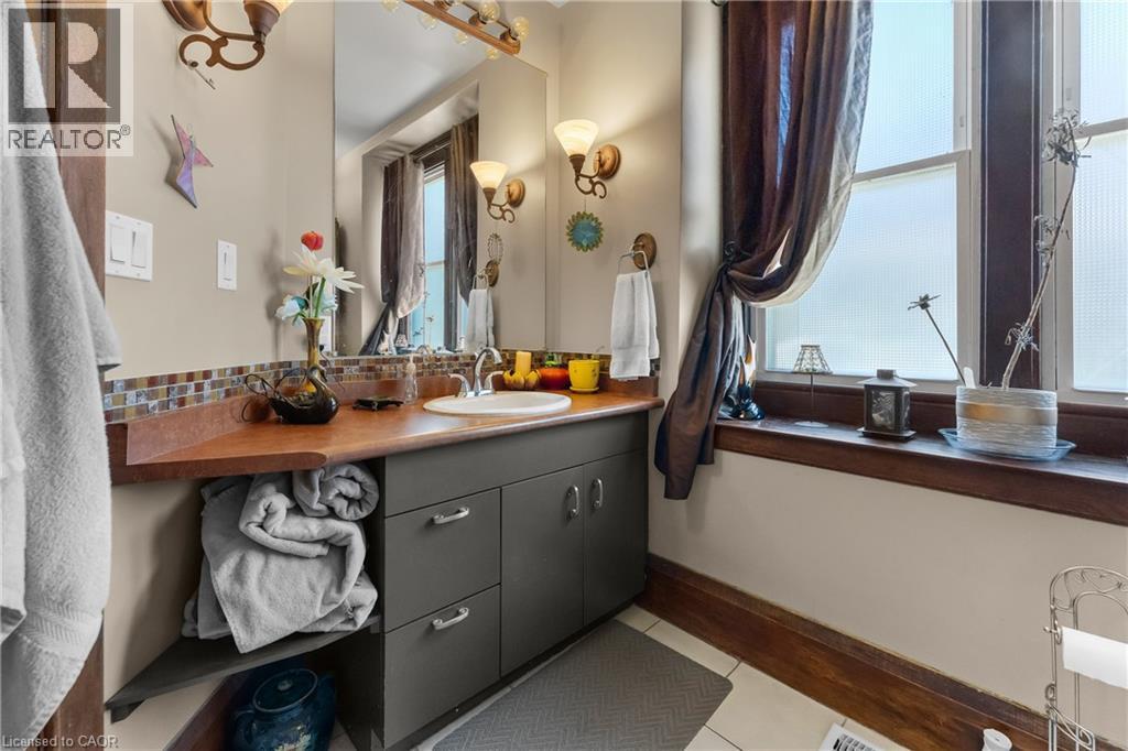 122 Elgin Street, Port Colborne, Ontario  L3K 3K2 - Photo 29 - 40825411