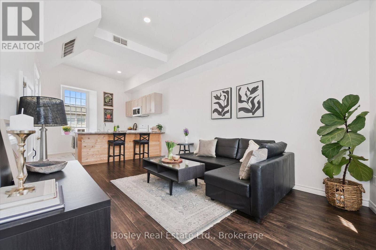 2 - 5 E MILL STREET, Centre Wellington, Ontario