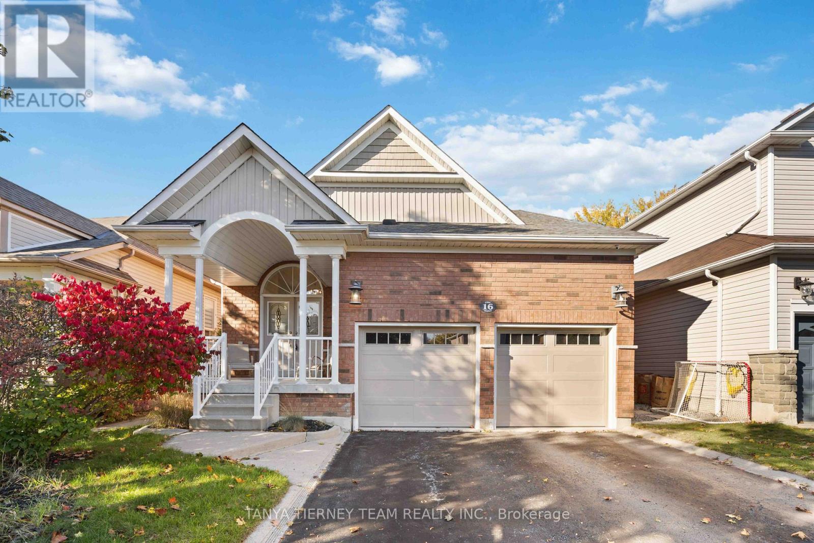 16 CODY AVENUE, Whitby, Ontario