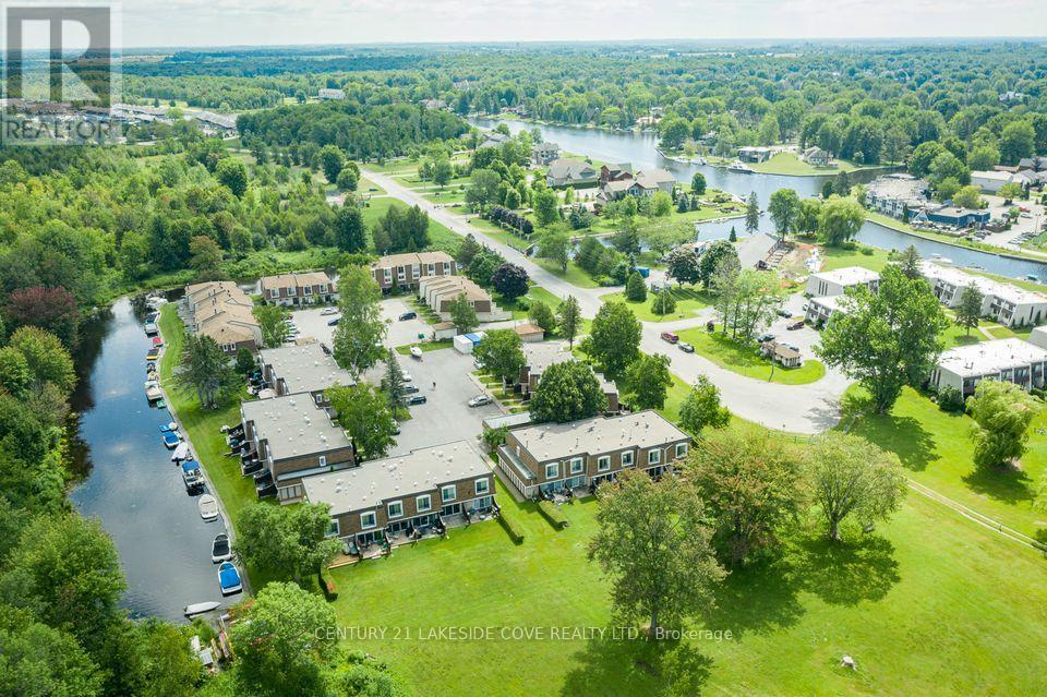 Unit 5 - 4 Paradise Boulevard, Ramara, Ontario  L0K 1B0 - Photo 3 - S12737542