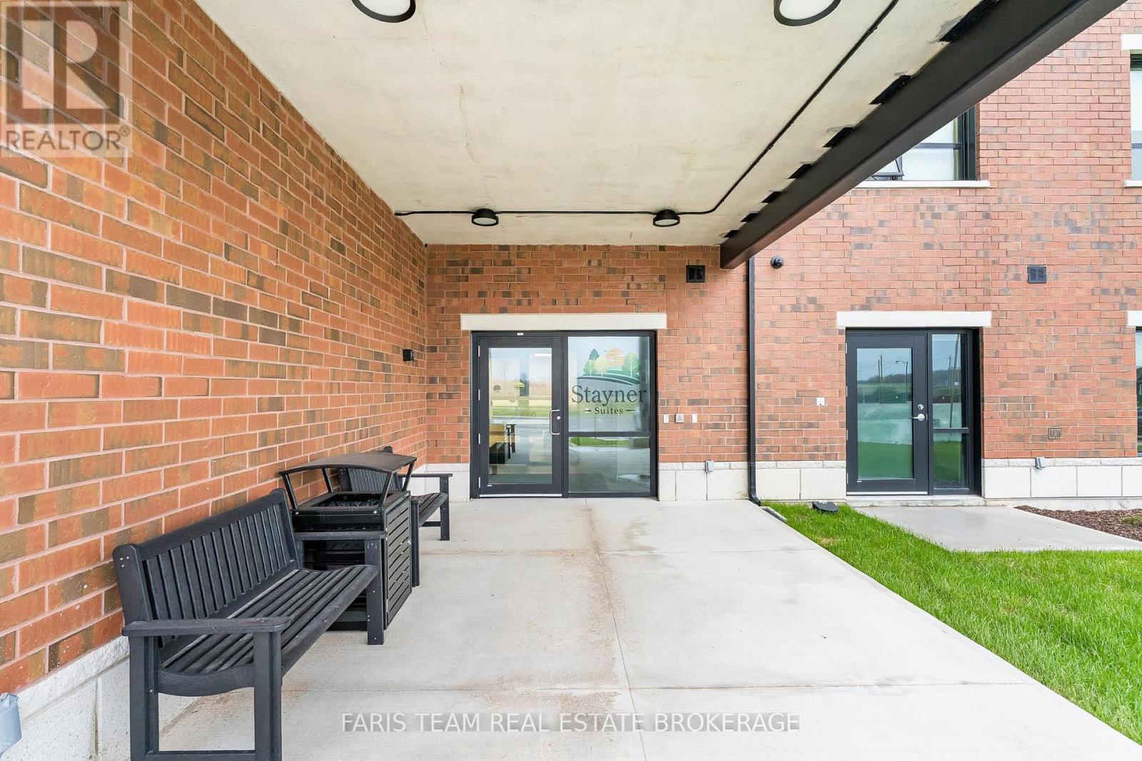 A12 - 301 Junction Road, Clearview, Ontario  L0M 1S0 - Photo 3 - S13032610