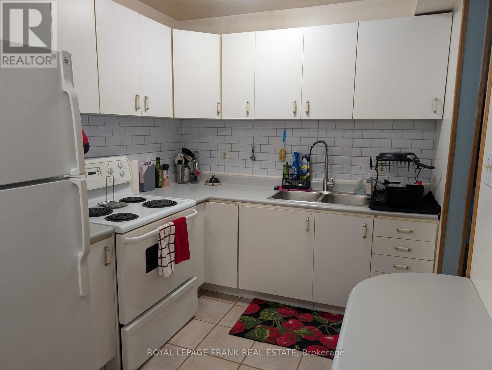 26 - 101 Dovedale Drive, Whitby, Ontario  L1N 1Z7 - Photo 3 - E13054556