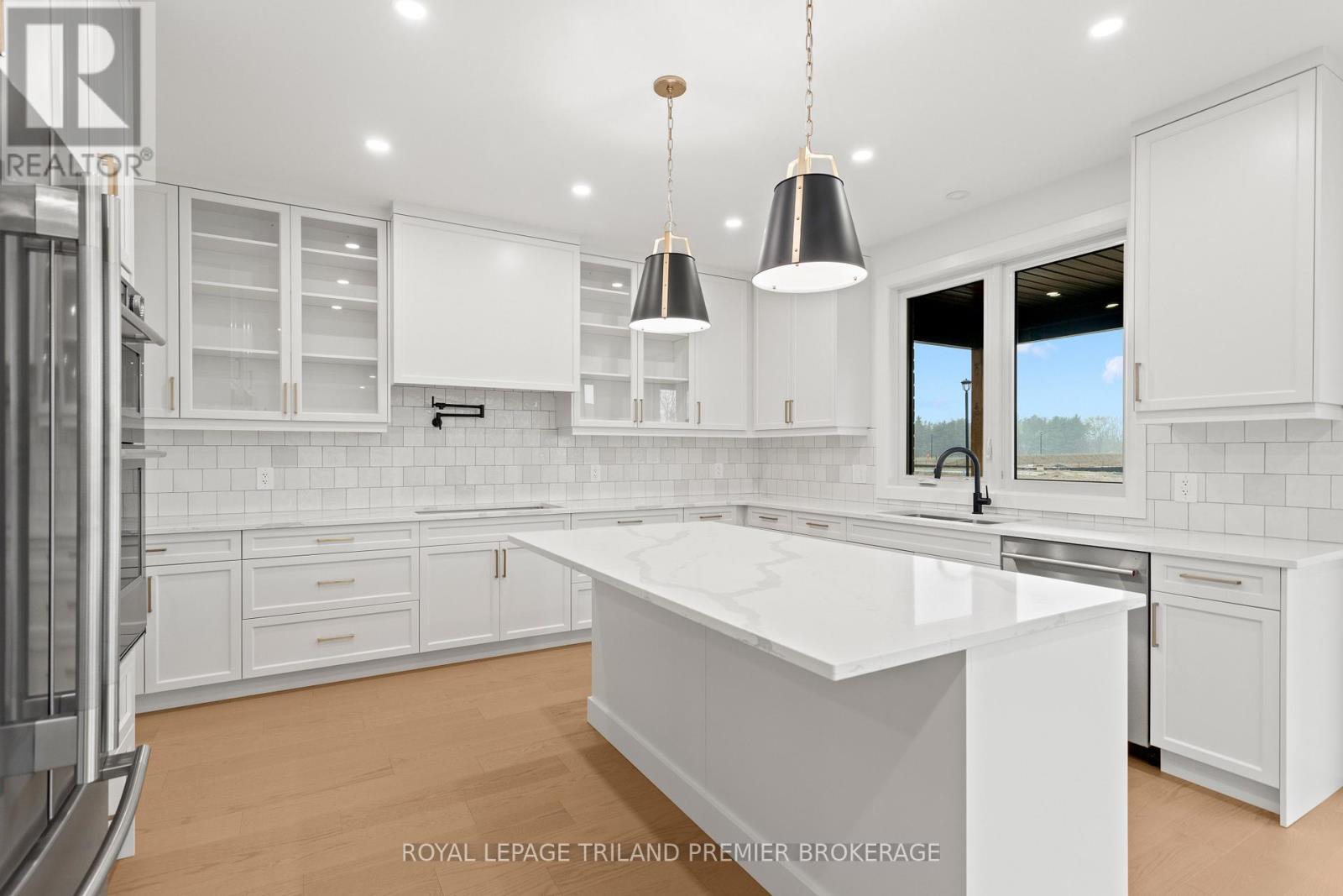 4197 Fallingbrook Road, London South, Ontario  N6P 0H8 - Photo 15 - X12852336