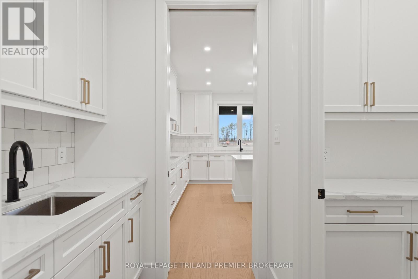 4197 Fallingbrook Road, London South, Ontario  N6P 0H8 - Photo 17 - X12852336