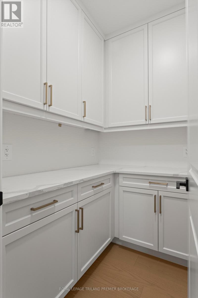 4197 Fallingbrook Road, London South, Ontario  N6P 0H8 - Photo 18 - X12852336