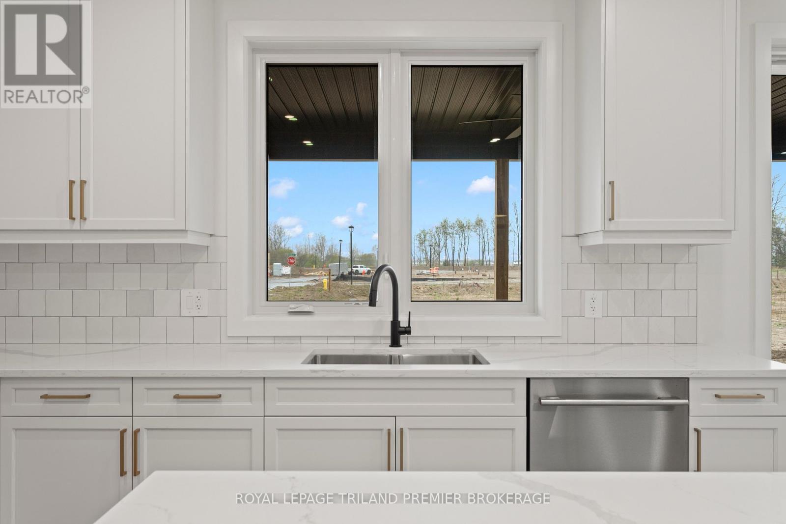 4197 Fallingbrook Road, London South, Ontario  N6P 0H8 - Photo 20 - X12852336