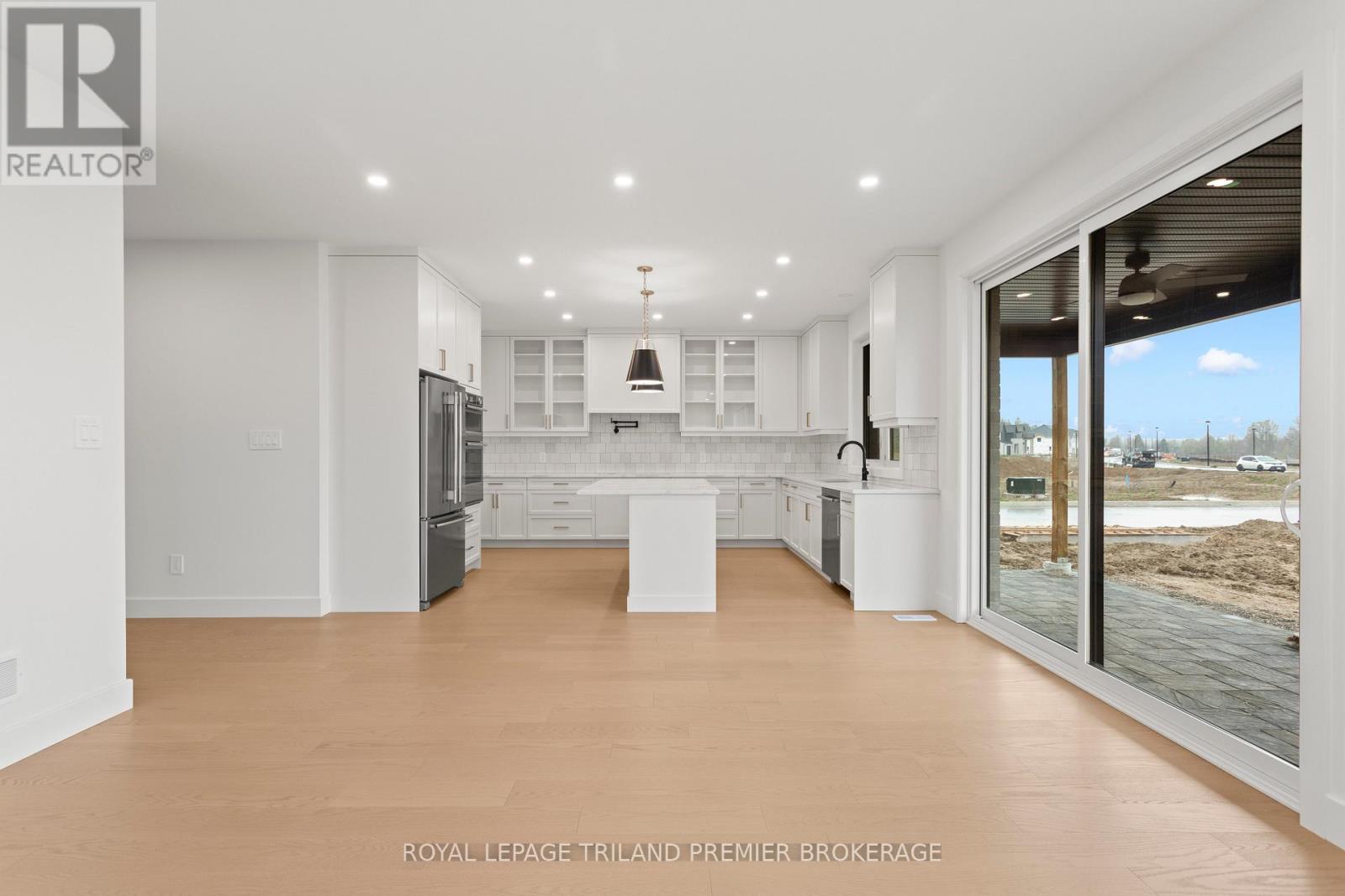 4197 Fallingbrook Road, London South, Ontario  N6P 0H8 - Photo 8 - X12852336