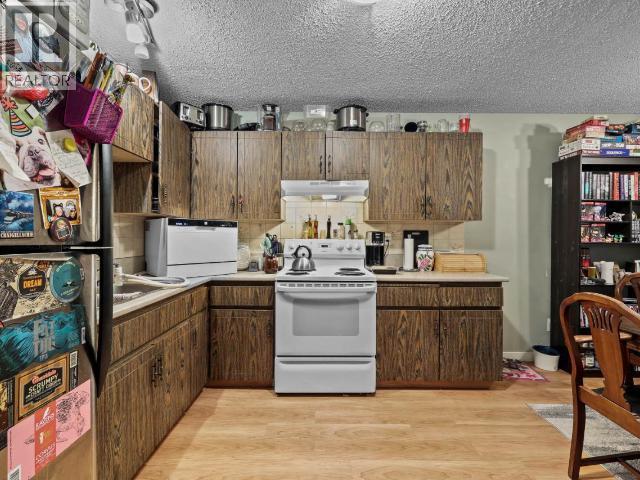 2017 Sunnycrest Avenue, Kamloops, British Columbia  V2B 4L9 - Photo 10 - 10385179