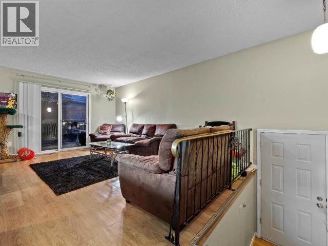 2017 Sunnycrest Avenue, Kamloops, British Columbia  V2B 4L9 - Photo 14 - 10385179